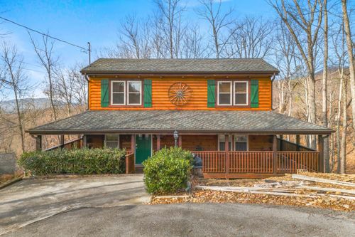 923 Pine Cone Way, Gatlinburg, TN, 37738-6378 | Card Image