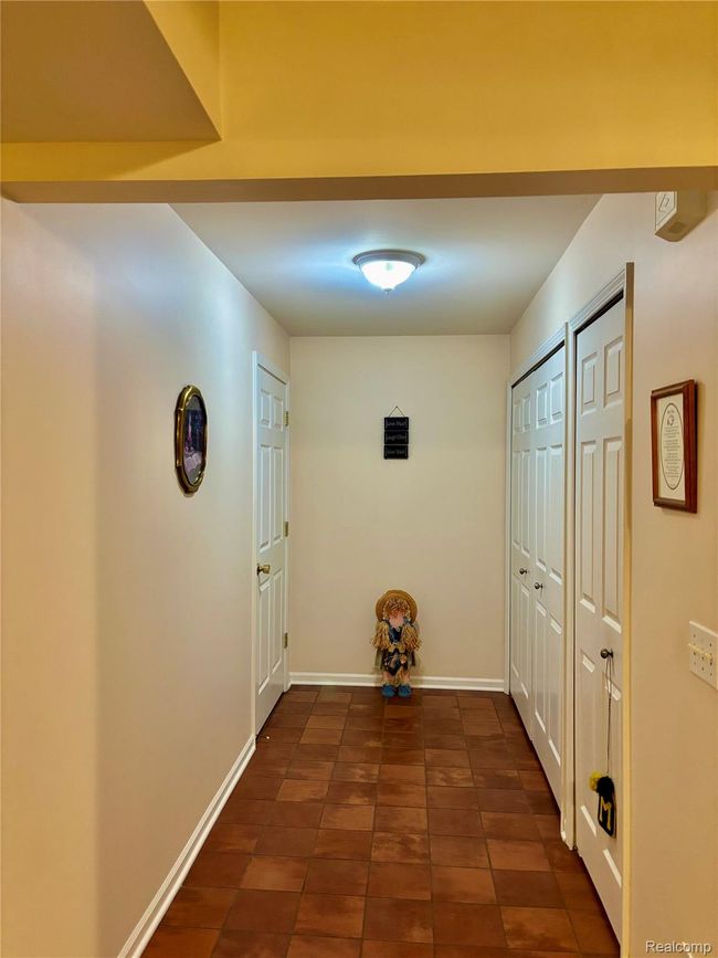 hallway to basement | Image 18
