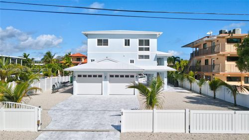 48 S Andros Rd, Key Largo, FL, 33037-5000 | Card Image