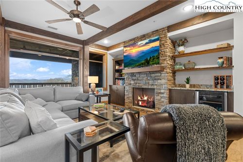 s-1221-396 Summit View Pkwy, Boone, NC, 28607 | Card Image