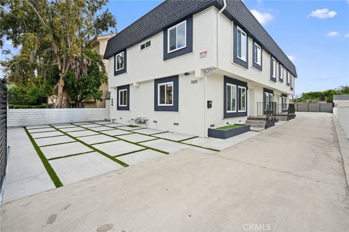 7010 Lennox Ave, Van Nuys, CA, 91405-4069 | Card Image
