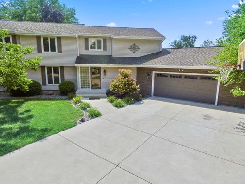 731 Thornecrest Ct, Janesville, WI, 53546-2055 | Card Image