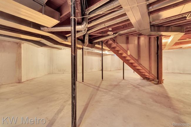 Basement | Image 30