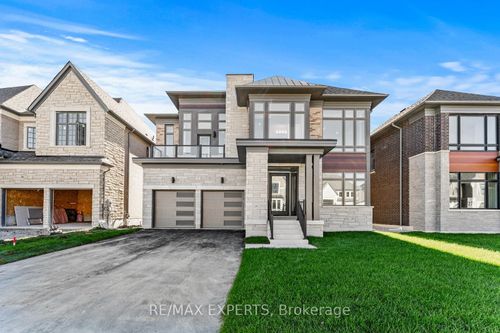 17 Saxby Farm Avenue, King, ON, L7B1K5 | Card Image