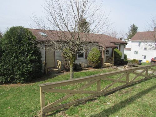 716 Grant St, Portage, PA, 15946-1806 | Card Image