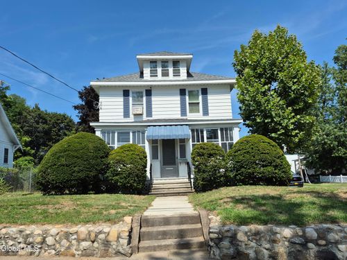 3095 Albany St, Schenectady, NY, 12304-3717 | Card Image