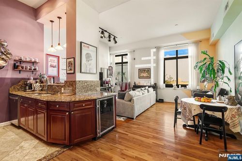 536-518-536 Gregory Ave, Weehawken, NJ, 07086-5706 | Card Image