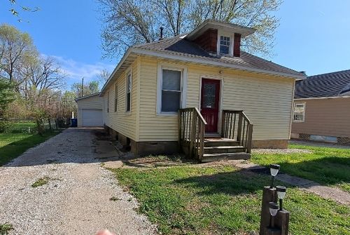 443 East St, Depue, IL, 61322-1149 | Card Image