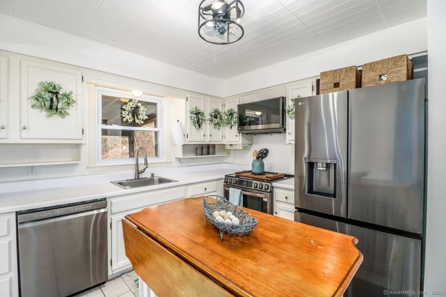 6 Glen Rd, House other with 3 bedrooms, 3 bathrooms and null parking in New Fairfield CT | Image 11