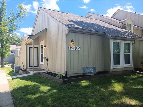 12209 W 79th Ter, Lenexa, KS, 66215-2706 | Card Image