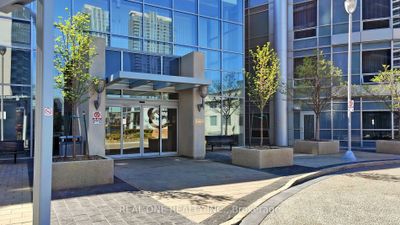 2803 - 125 Village Green Sq, Condo with 3 bedrooms, 2 bathrooms and 2 parking in Toronto ON | Image 2