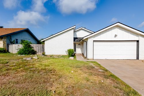 506 Stonebridge Dr, Round Rock, TX, 78681-3623 | Card Image