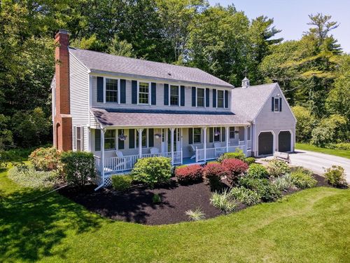 10 Willowdale Ct, Amesbury, MA, 01913-5704 | Card Image