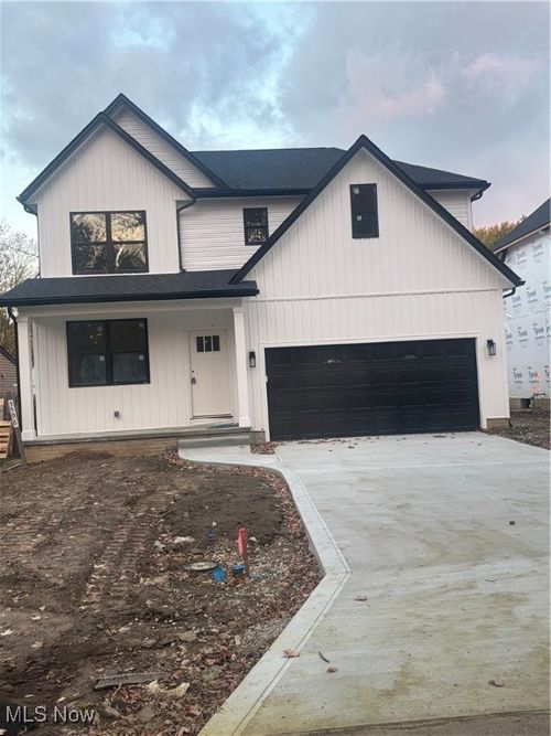 5596 Grove Ave, Mentor On The Lake, OH, 44060-2014 | Card Image