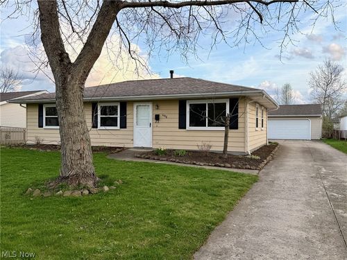 496 Crickett Rd, Chardon, OH, 44024-1410 | Card Image