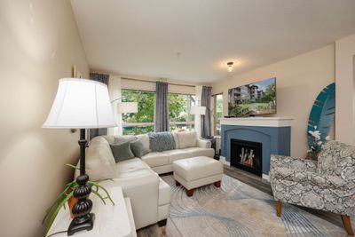 203 - 3110 Dayanee Springs Blvd, Condo with 2 bedrooms, 2 bathrooms and 1 parking in Coquitlam BC | Image 3