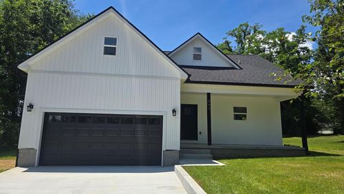 205 W Minnie Ave, Monterey, TN, 38574-1041 | Card Image