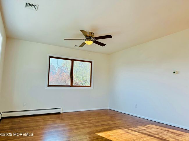 Large great room with bay window | Image 7