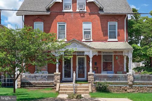 153 Washington Ave, Phoenixville, PA, 19460-3757 | Card Image