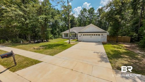1824 Mary Jane Dr, Bay Minette, AL, 36507-5511 | Card Image
