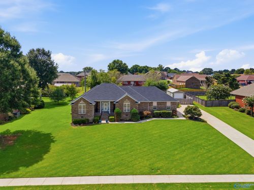 1902 Lillian Dr, Athens, AL, 35611-5427 | Card Image