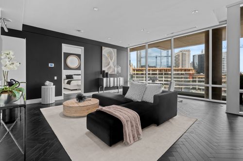 apt-736-2408 Victory Park Ln, Dallas, TX, 75219-7618 | Card Image