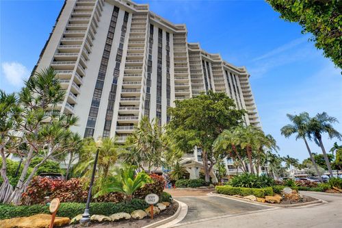 ph9-4000 Towerside Ter, Miami, FL, 33138-2235 | Card Image