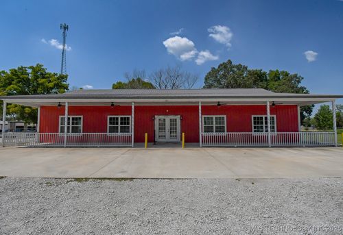 105 S Main St, Gore, OK, 74435-2305 | Card Image