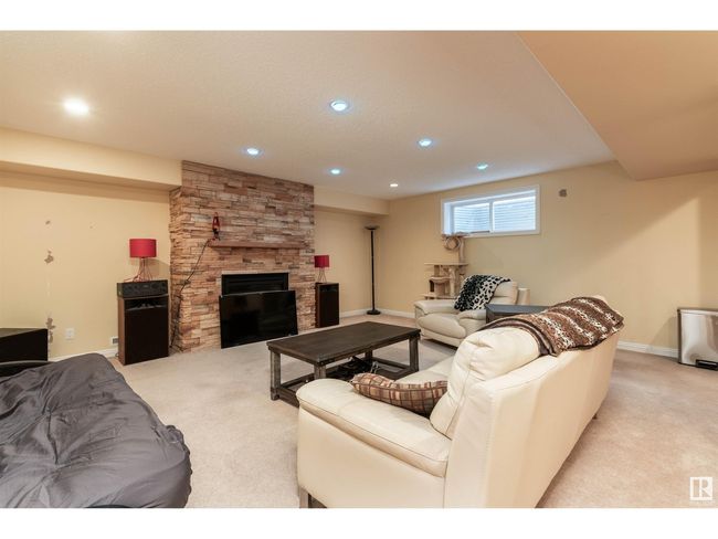 446 Sparling Crt Sw, House other with 4 bedrooms, 4 bathrooms and 4 parking in Edmonton AB | Image 31