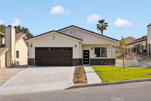 17745 Vista Point Dr, Victorville, CA, 92395 | Card Image