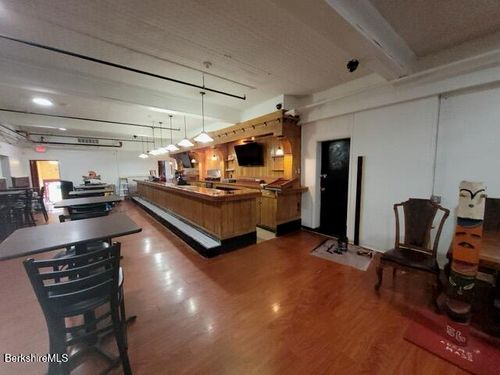 10-8-10 E Hoosac St, Adams, MA, 01220-1706 | Card Image