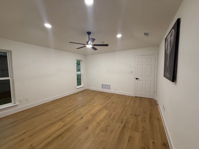 2302 Stone Glen Ln, House other with 3 bedrooms, 2 bathrooms and null parking in Carrollton TX | Image 10
