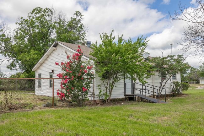 1101 W Hall St, House other with 3 bedrooms, 2 bathrooms and null parking in Bangs TX | Image 30