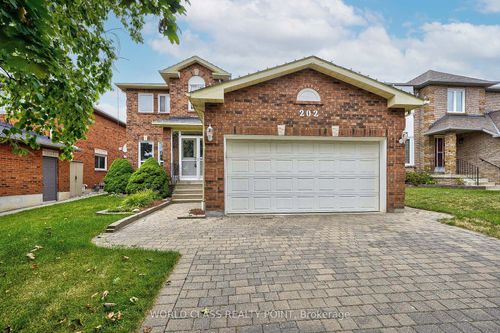 202 Bridgewater Ave, Whitby, ON, L1R1X3 | Card Image