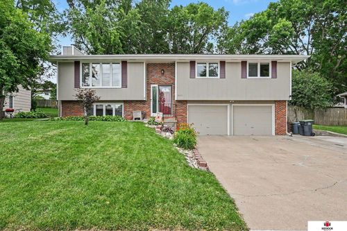 8021 Myrtle St, Lincoln, NE, 68506-3156 | Card Image
