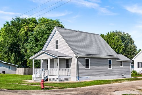 607 S Martin St, Atlanta, IL, 61723-8709 | Card Image