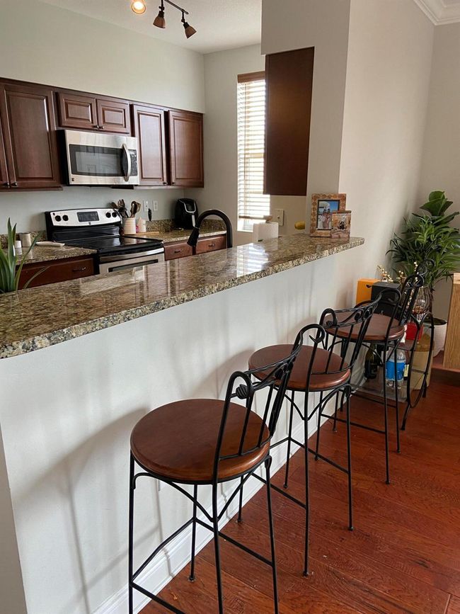 APT-512 - 616 Clearwater Park Rd, Condo with 2 bedrooms, 2 bathrooms and null parking in West Palm Beach FL | Image 5