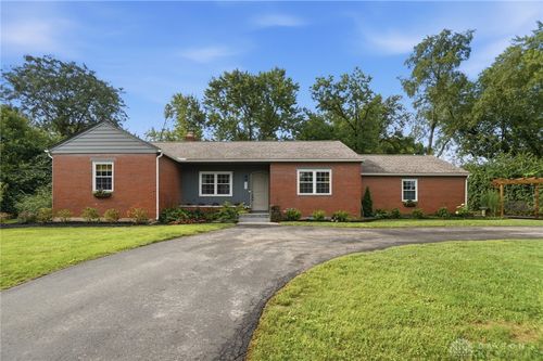 679 Meadowview Dr, Washingtn Twp, OH, 45459-2916 | Card Image