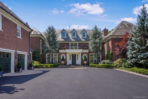 18 Gwynne Rd, Melville, NY, 11747-1414 | Card Image
