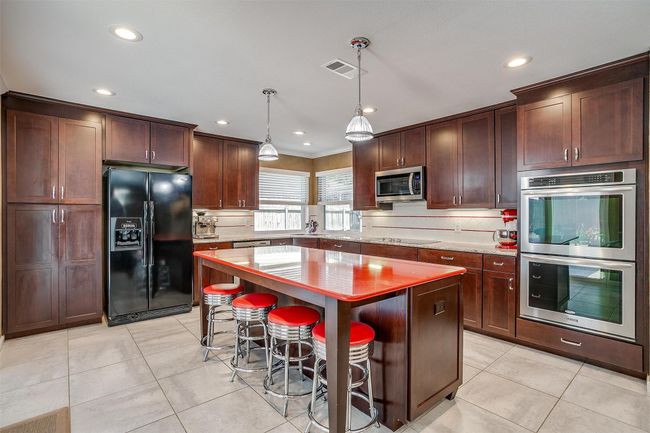 609 Huntington Ct, House other with 4 bedrooms, 3 bathrooms and null parking in Grapevine TX | Image 4