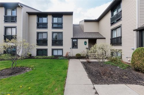 apt-402-6270 Greenwood Pkwy, Sagamore Hills, OH, 44067-2356 | Card Image