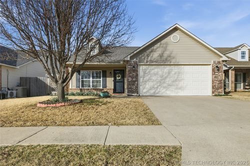 14650 S Toledo Pl, Bixby, OK, 74008-8051 | Card Image