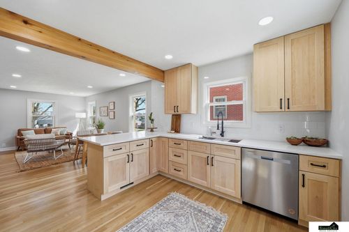 1501 Smith St, Lincoln, NE, 68502-3757 | Card Image