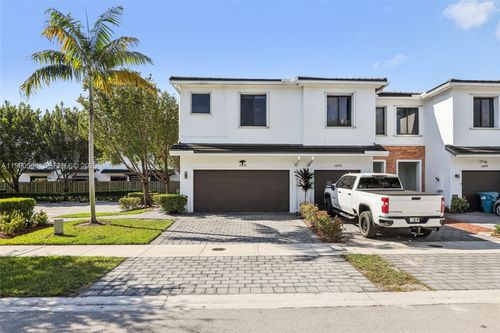 10828 Sw 235th St, Homestead, FL, 33032-6323 | Card Image