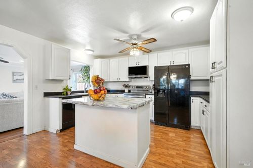 829 Tree Duck Way, Suisun City, CA, 94585-2017 | Card Image
