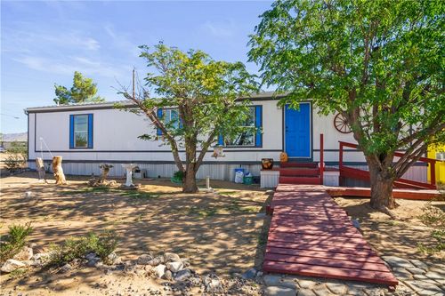 5202 W Brook Dr, Golden Valley, AZ, 86413-8616 | Card Image