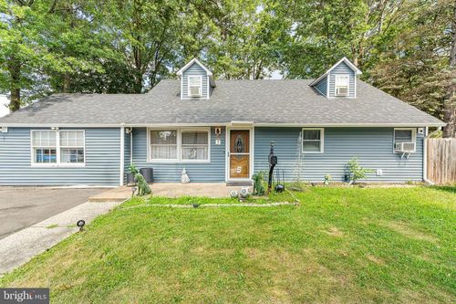 5 Richmond Rd, Edison, NJ, 08817-4037 | Card Image