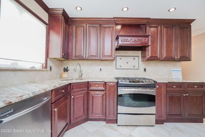 607 Ionia Ave 21 | Image 3