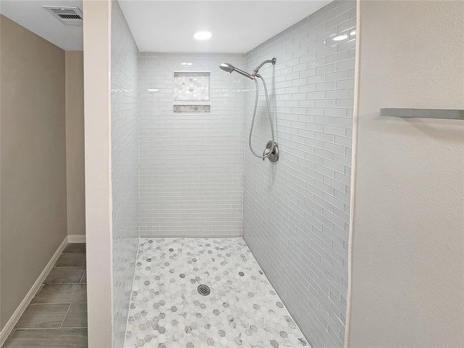 121 Wisteria St, House other with 3 bedrooms, 2 bathrooms and null parking in Lake Jackson TX | Image 14