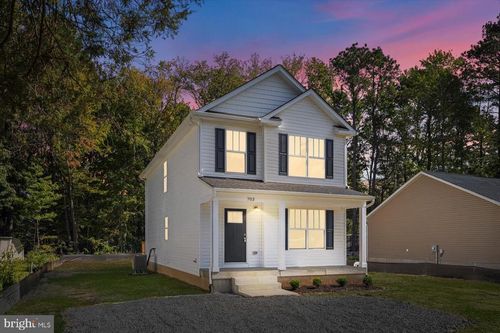 703 Mattox Ave, COLONIAL BEACH, VA, 22443-3224 | Card Image